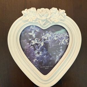 Heart-Shaped White Photo Frame